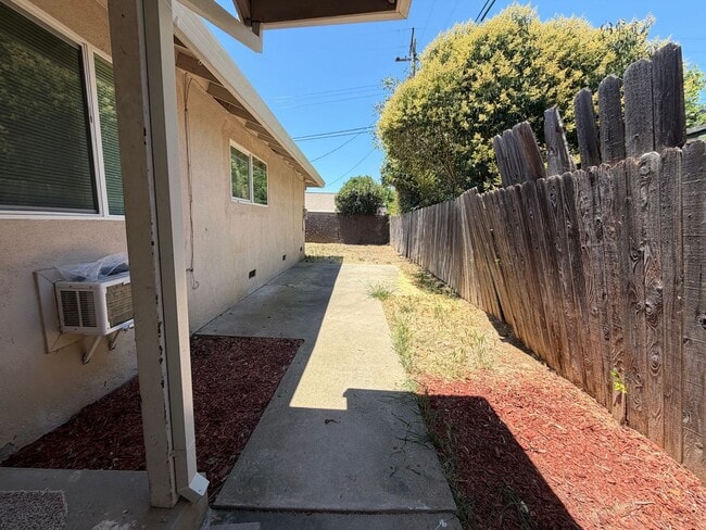 Photo - 5725 Woodleigh Dr