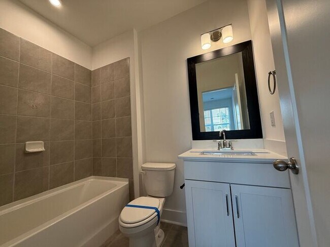 Photo - 3BR/3.5BA 3-Story Townhome w/ Quartz + W/D in Decatur