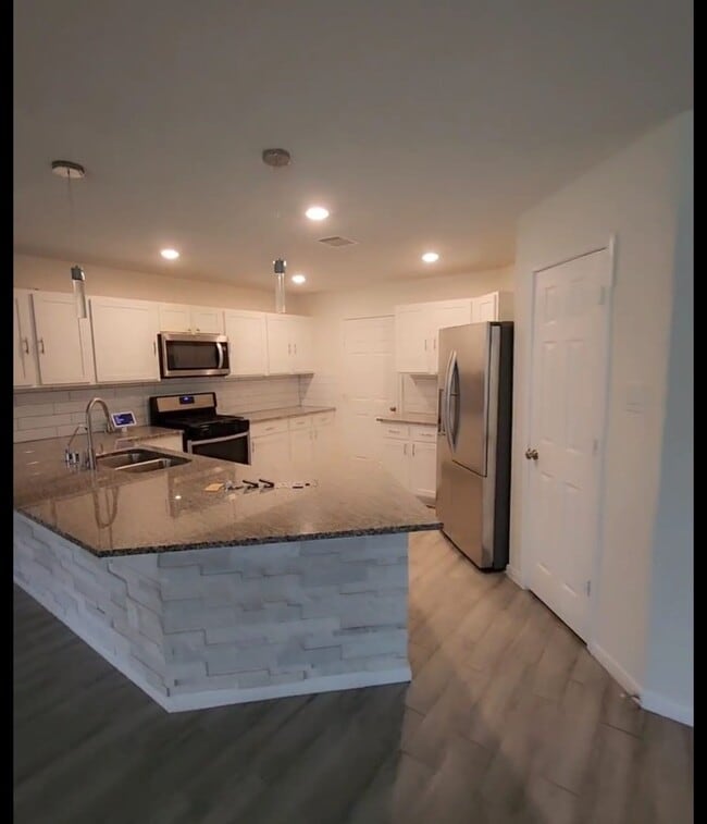 Photo - 16623 Live Oak Canyon Dr
