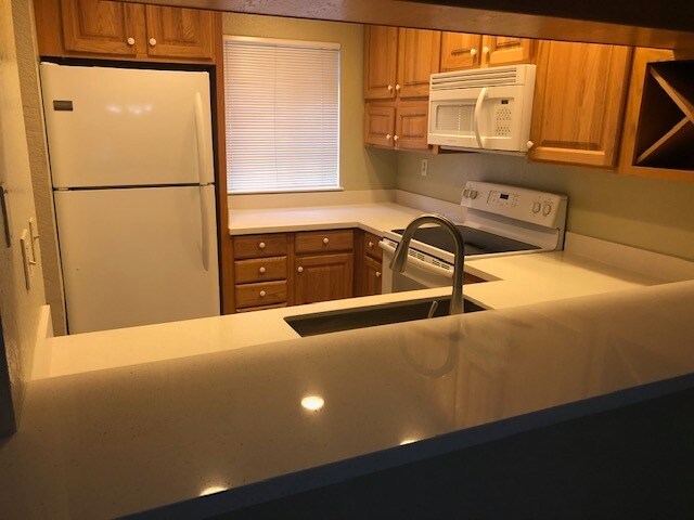 Photo - 703 Center Ave Townhome