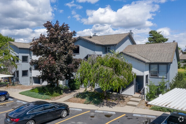 Oakwood Club Apartments