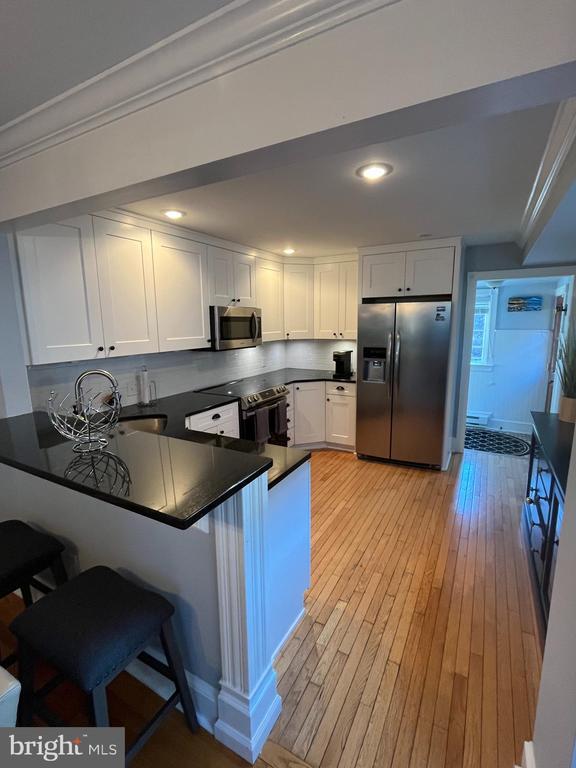 Photo - 143 N State St