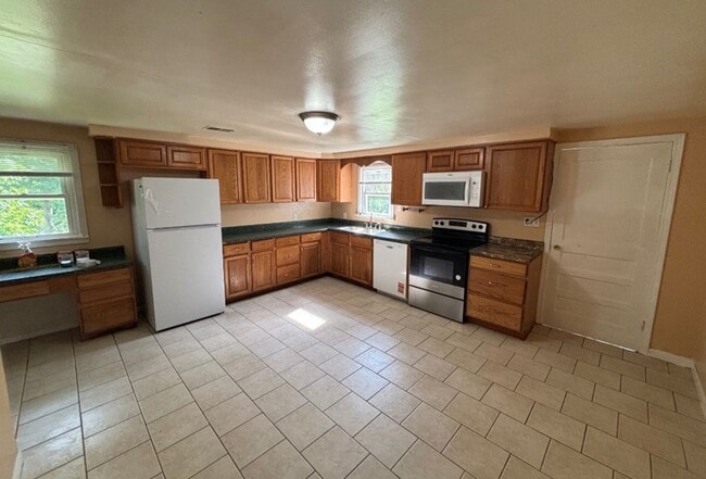 Photo - Beautiful Move in ready House!