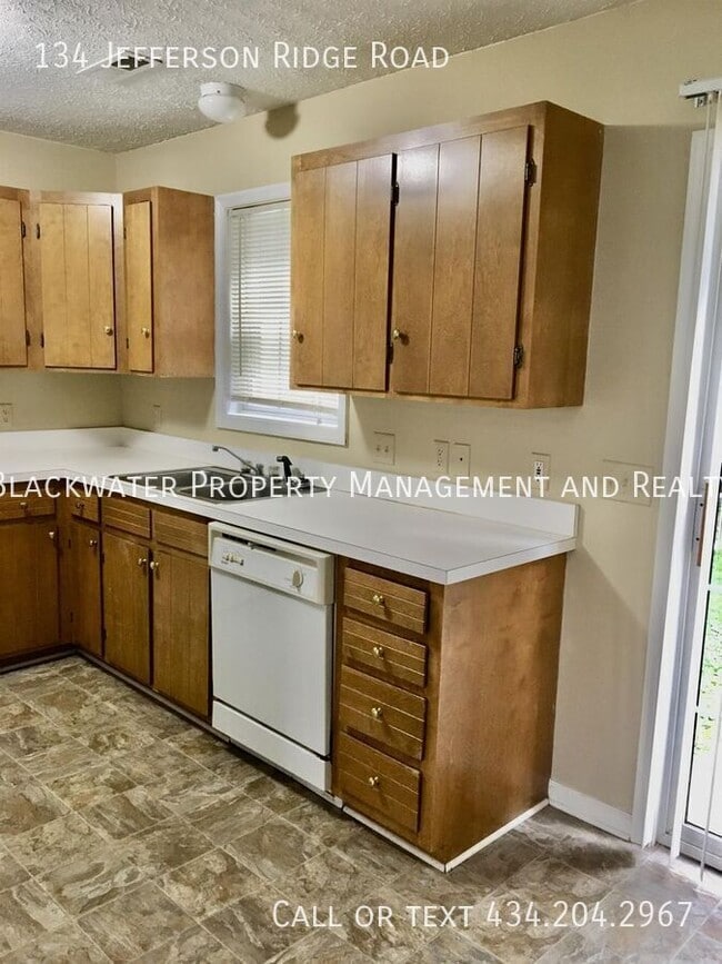 Photo - 134 Jefferson Ridge Rd