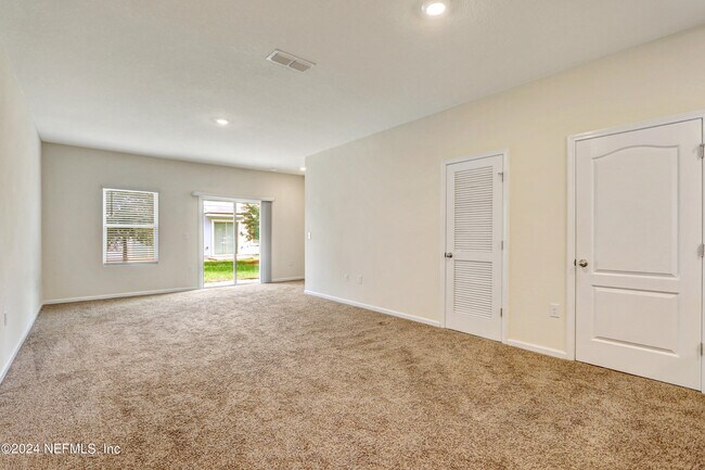 Photo - 335 Aralia Ln