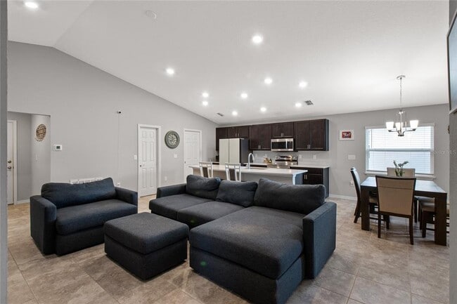 Photo - 524 Scenic Blf Blvd