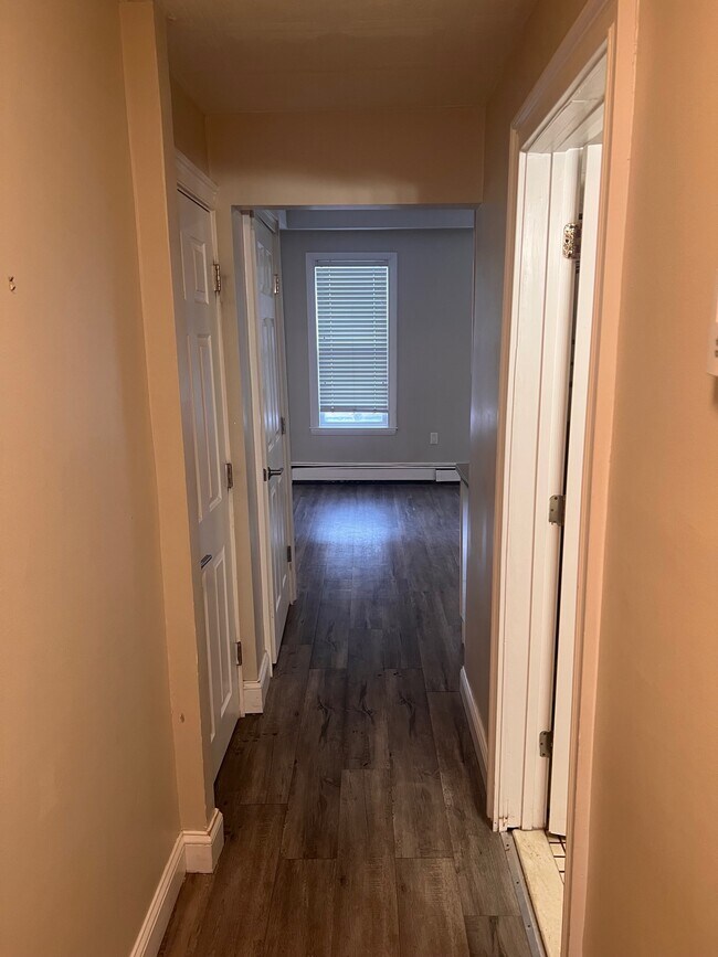 Photo - 195 Maverick St