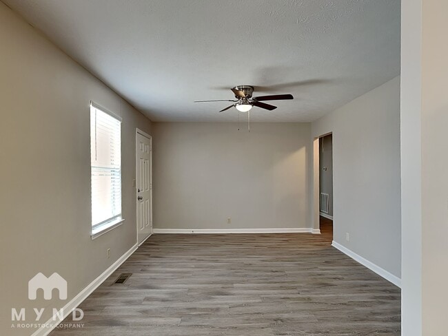 Photo - 305 Burlwood Ct