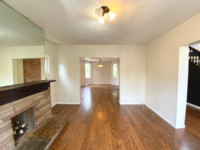 Photo - Spacious 4 Bed/1 Bath Home in Beechview-Convenient to Downtown! Available 7/5