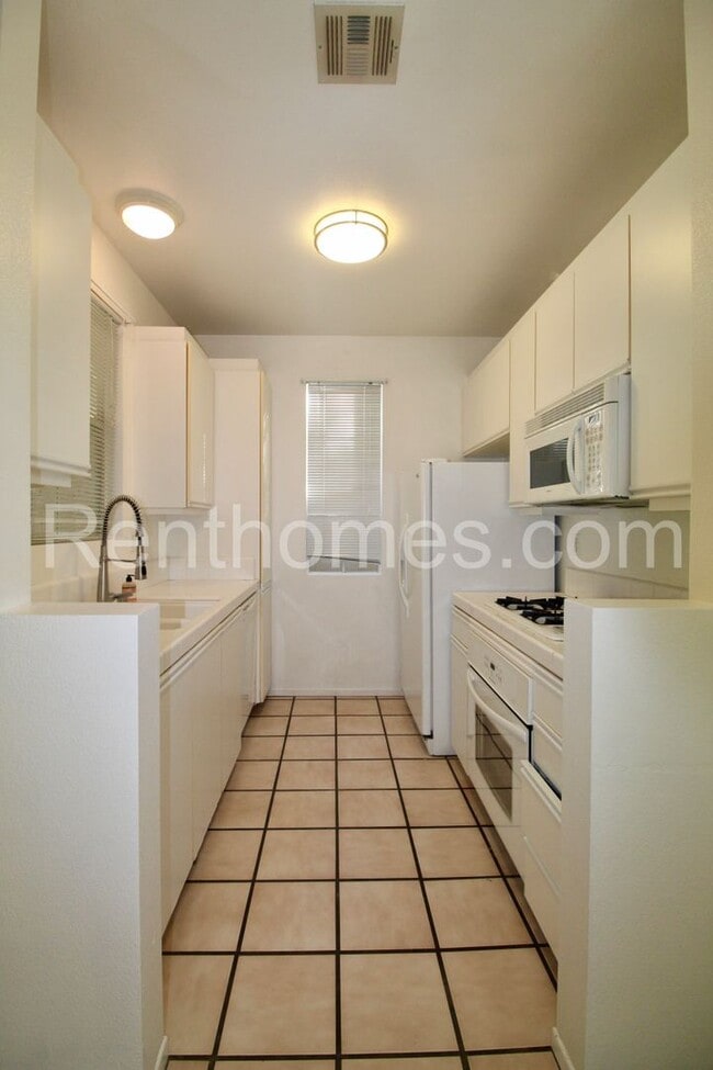 10921 Sabre Hill Dr Unit 373