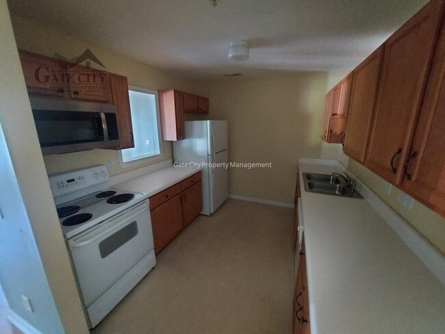 Photo - 905 Hanahan Ct