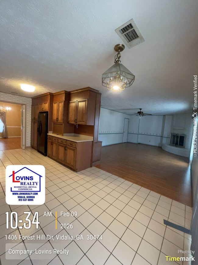 Photo - 1406 Forest Hill Cir