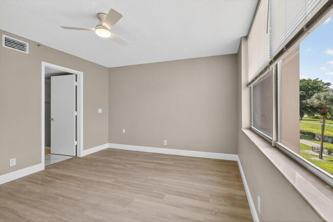 Photo - 14527 Bonaire Blvd