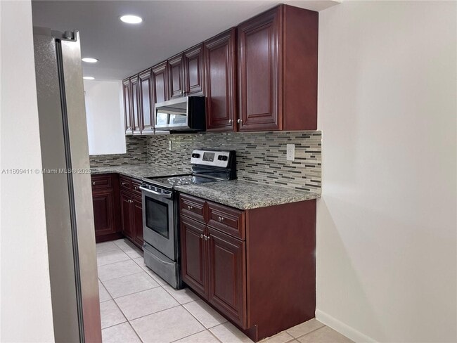 Building Photo - 2961 SW 87th Ave Unit #313 Rental