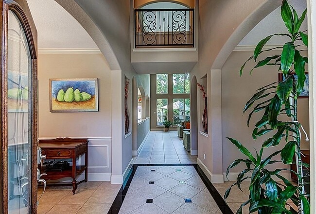 11114 Sherwood Garden Dr