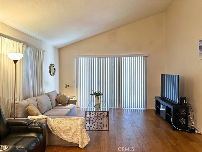 Photo - 19051 Primrose Ln