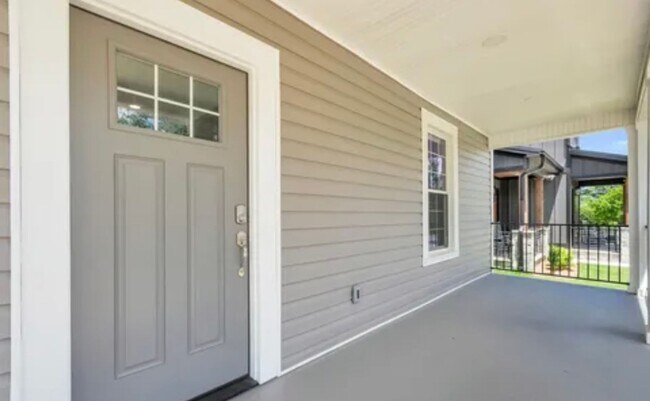 Photo - Gorgeous 3/2 Located 1 Block From Downtown Greenville!