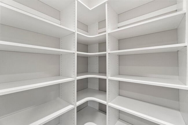 Kitchen Pantry - West Hamilton Hamlets