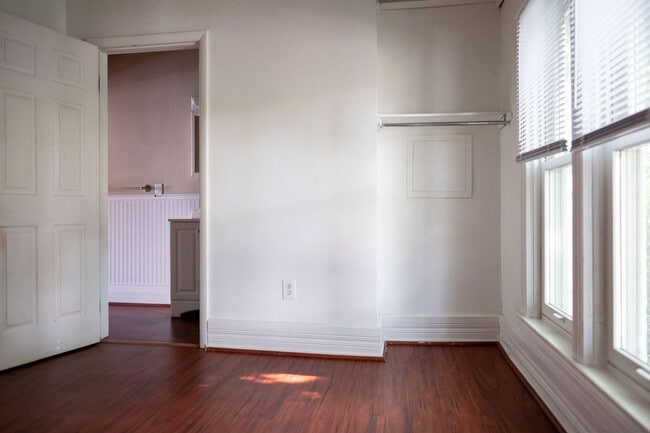 Building Photo - Beautiful home on West Wooster in Bowling Green