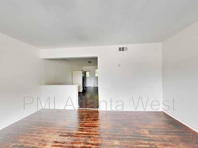 Photo - 509 Hwy 138 W