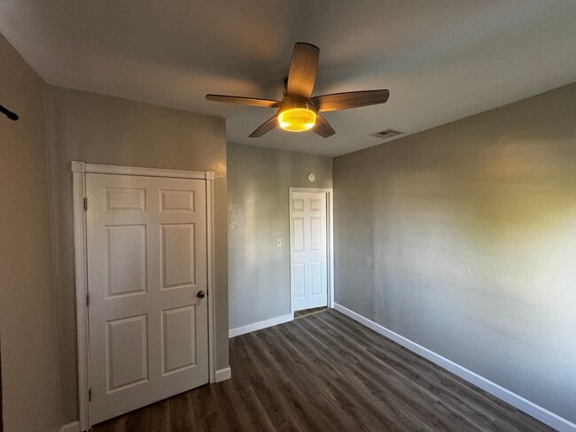 Photo - 229 Philippine St