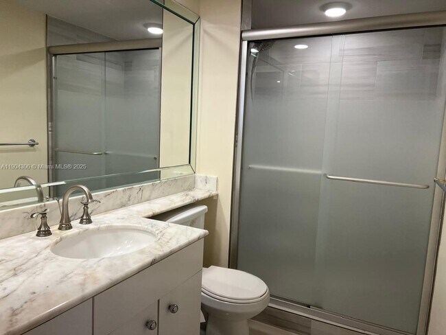 Building Photo - 19355 Turnberry Way Unit 10A