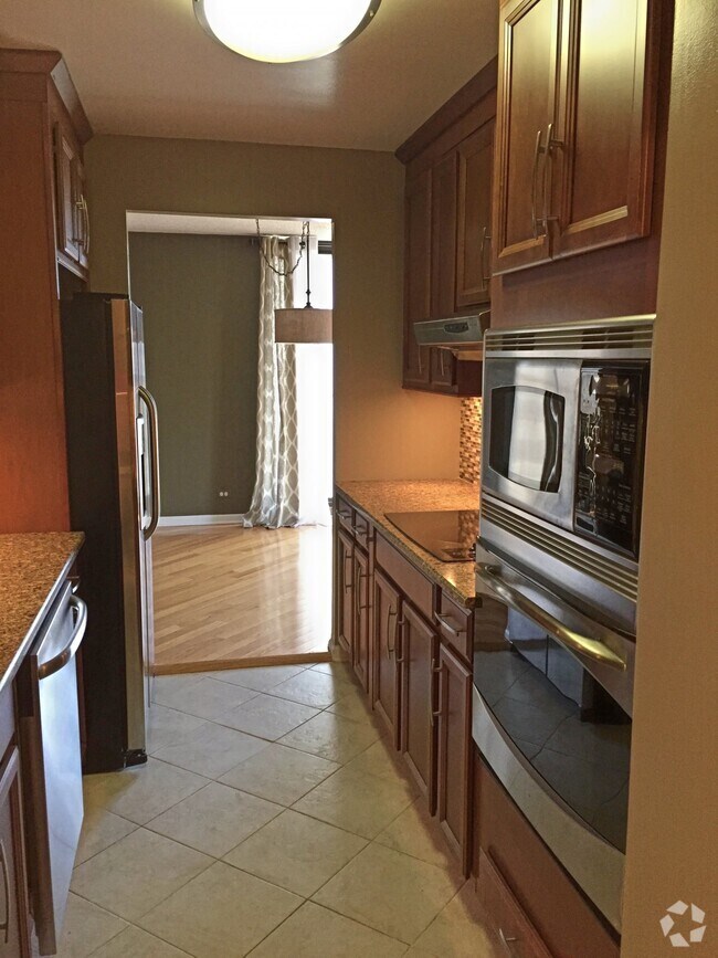 Building Photo - 70 W Huron St Unit 709 Rental