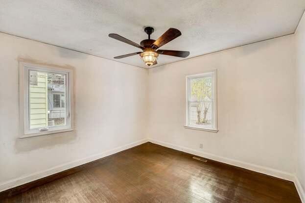 Photo - 906 N Logan Ave