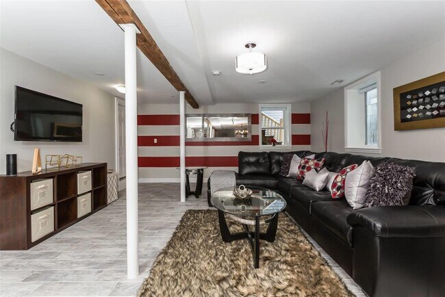 Photo - 98 Elm St Unit 1