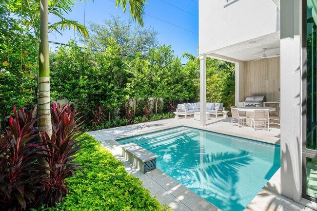 Photo - 512 NE 7th Ave