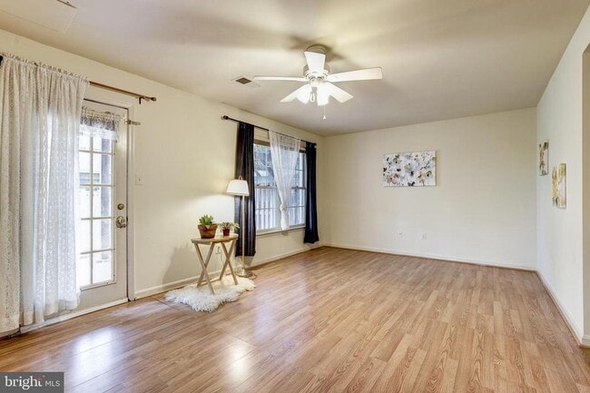 Photo - 5518 Sully Lake Dr