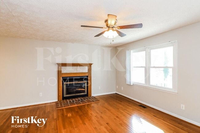 Photo - 2333 Donnie Lee Dr