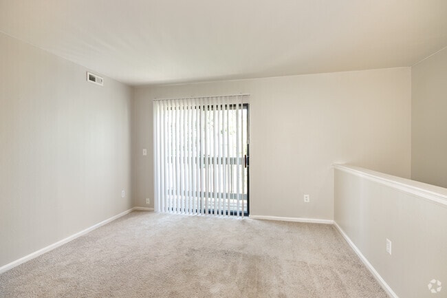 1BR, 1BA - 500SF - Living Room