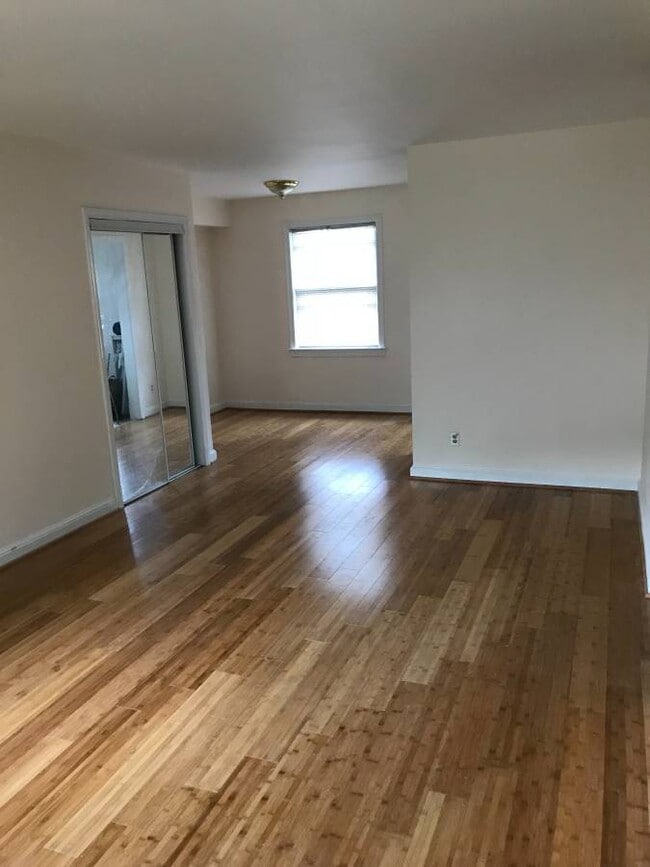 Photo - 2707 Arlington Blvd Unidad 102