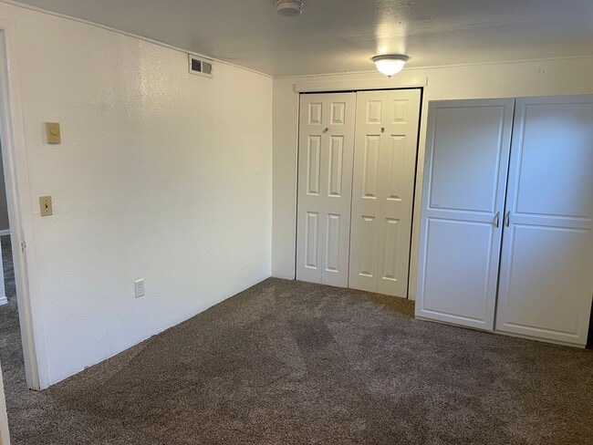 Photo - Basement Apartment for Rent!!! PENDING APP...