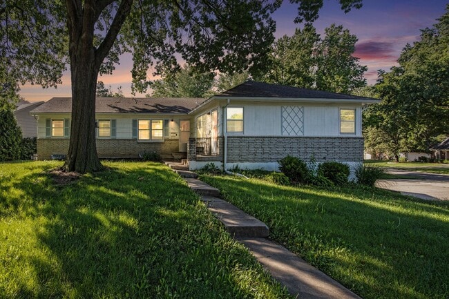 Building Photo - **$0 Application Fee!!** **HALF OFF 1ST MO... Rental