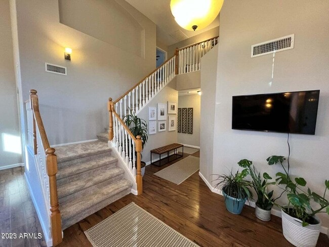 6824 W Rose Garden Ln