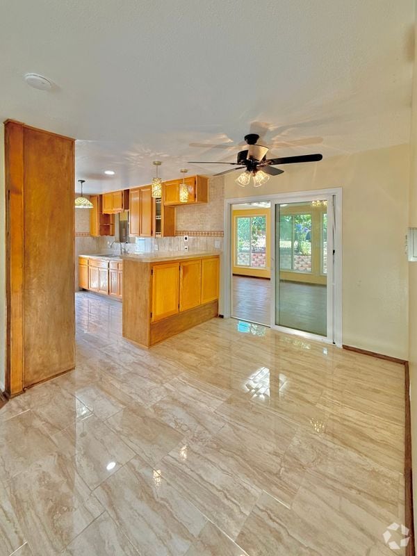 Building Photo - 2834 College Blvd Rental