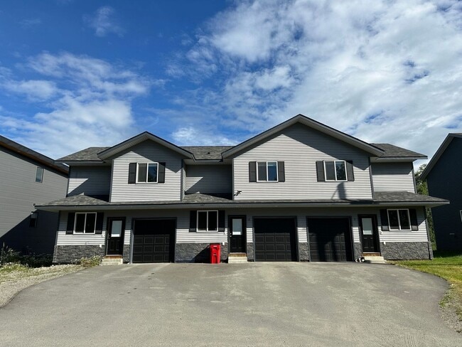 Building Photo - 1167 Westpoint Dr Unit 3