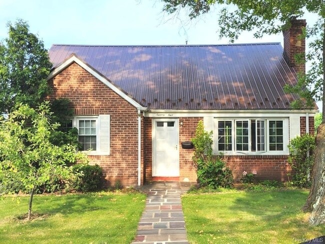 Building Photo - 74 Pomona Ave