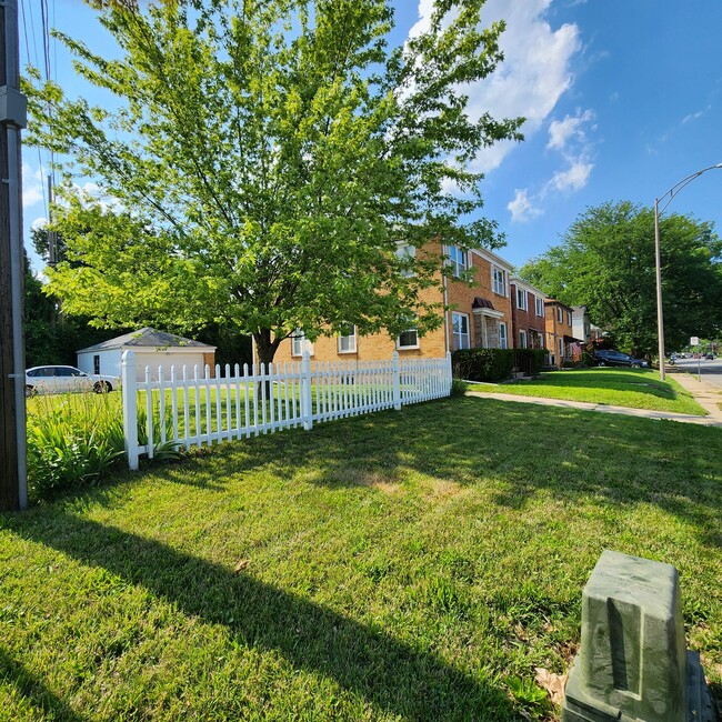 Photo - 3611 Douglas Rd Unit Lower