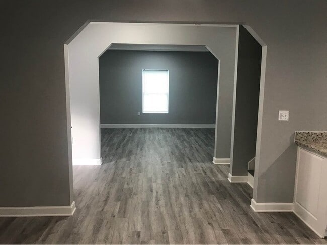 Photo - 1229 Bell St