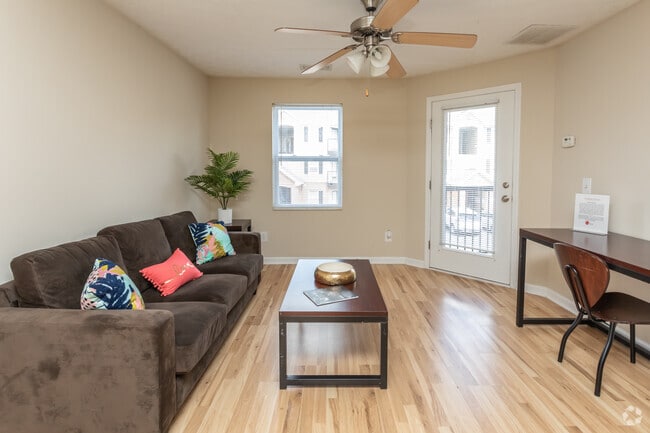 1HAB, 1BA - 525 ft² - Logan Square