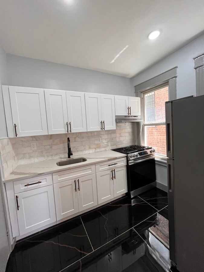 Photo - 156 Wegman Pky Apartments Unit 1