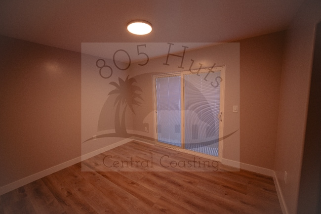 Photo - 1378 Yale Pl Unit B