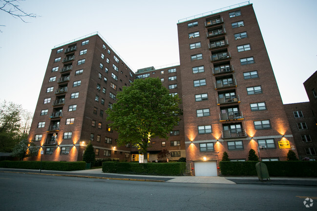 Exterior - Glenwood Apartments