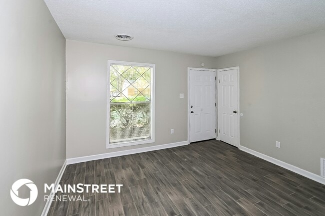 Photo - 886 Valley Springs Dr