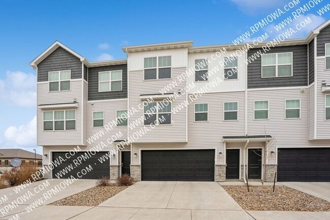 CHARMING TOWNHOME!! 2 Bedroom, 2 Bathroom... - CHARMING TOWNHOME!!  2 Bedroom, 2 Bathroom...