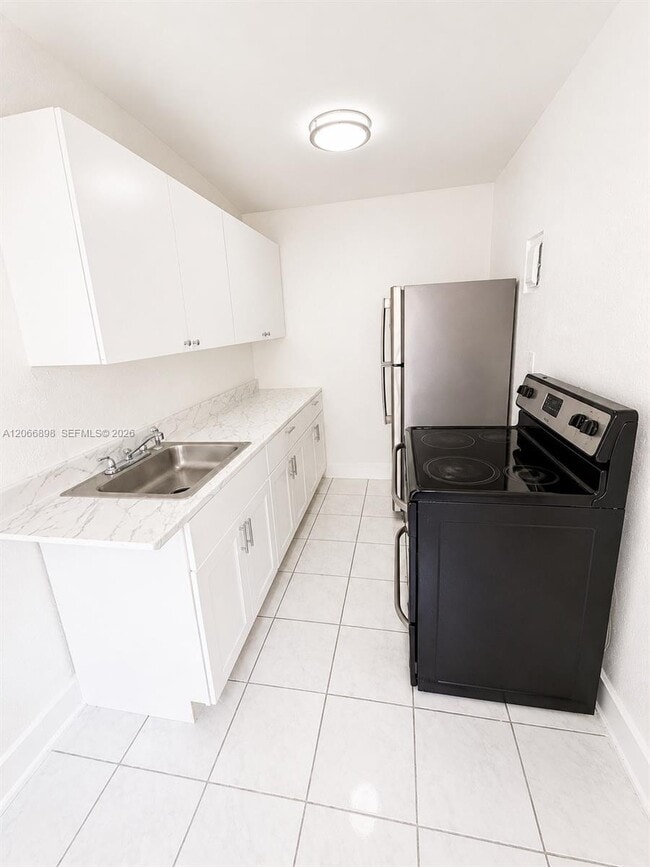Photo - 1319 Meridian Ave Unit 204