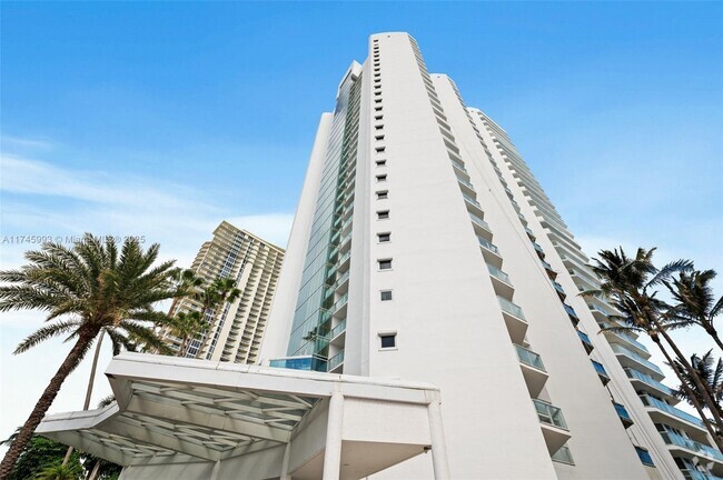 Building Photo - 16485 Collins Ave Unit 736 Rental